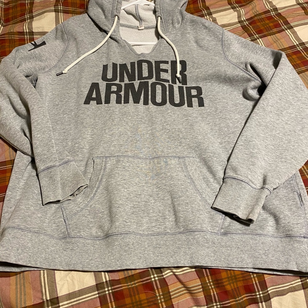 Under Amour Women’s Sweatshirt